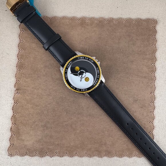 Fun vintage and rare Joe Boxer watch, featuring a Time to Yin -- Time to Yang - Picture 2 of 11